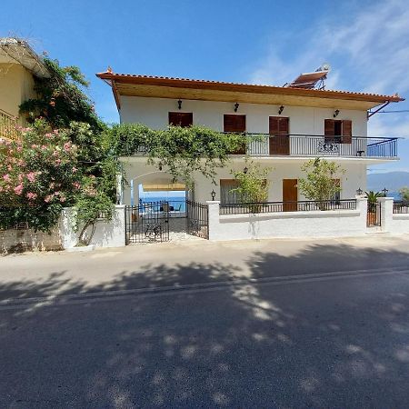 Ekie Apartment With Sea View Kalamata Luaran gambar