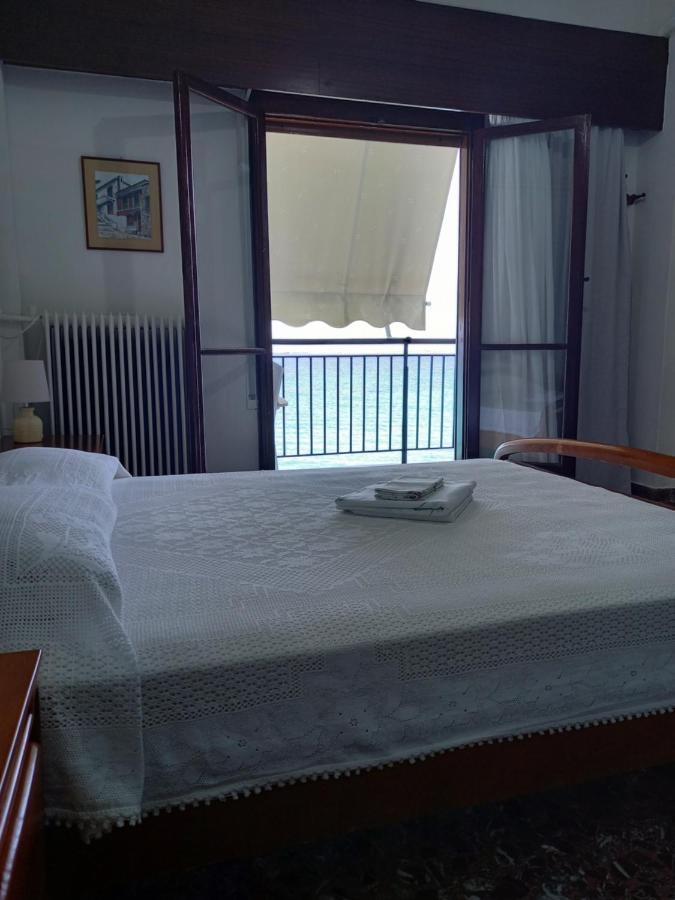 Ekie Apartment With Sea View Kalamata Luaran gambar